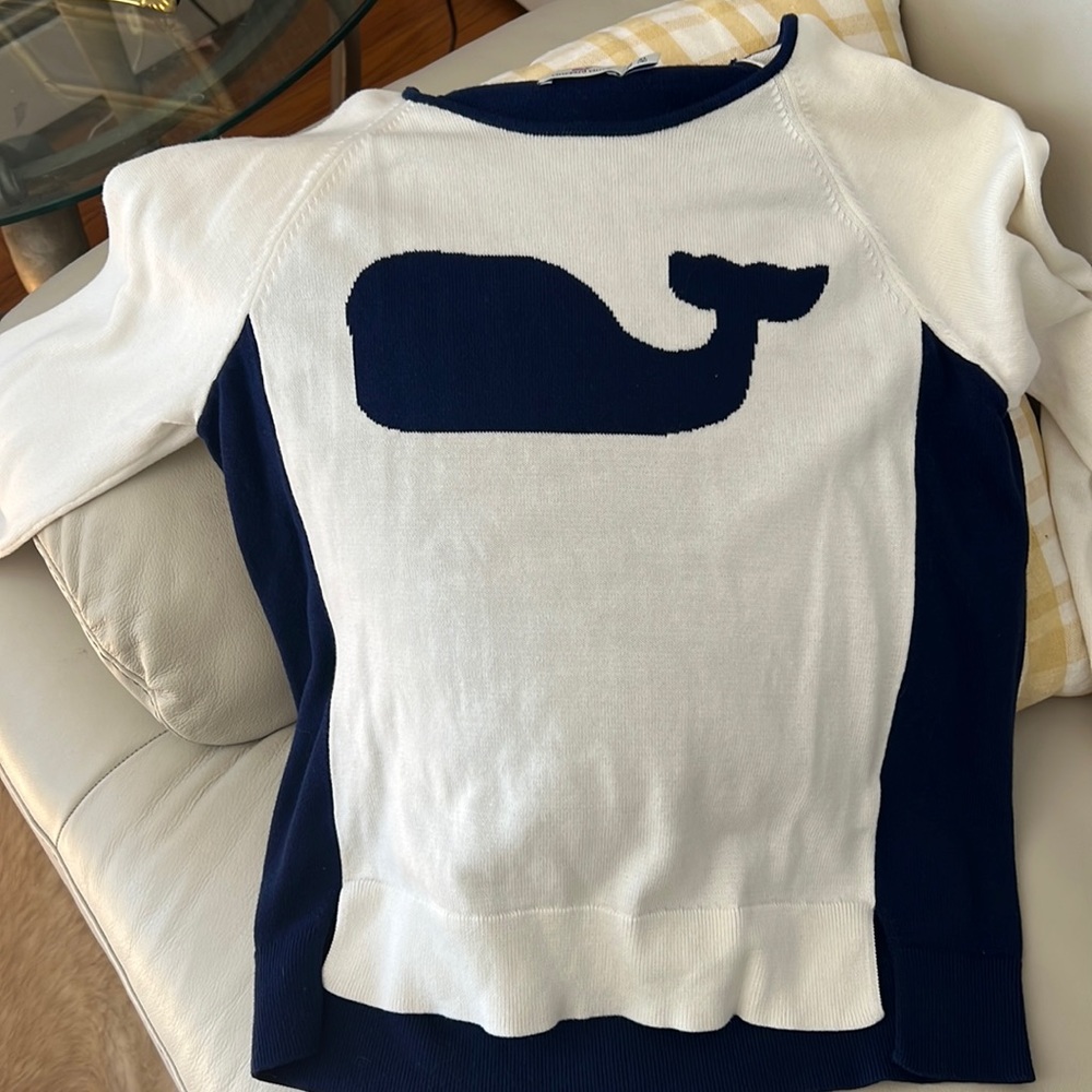Vineyard vines whale sweater